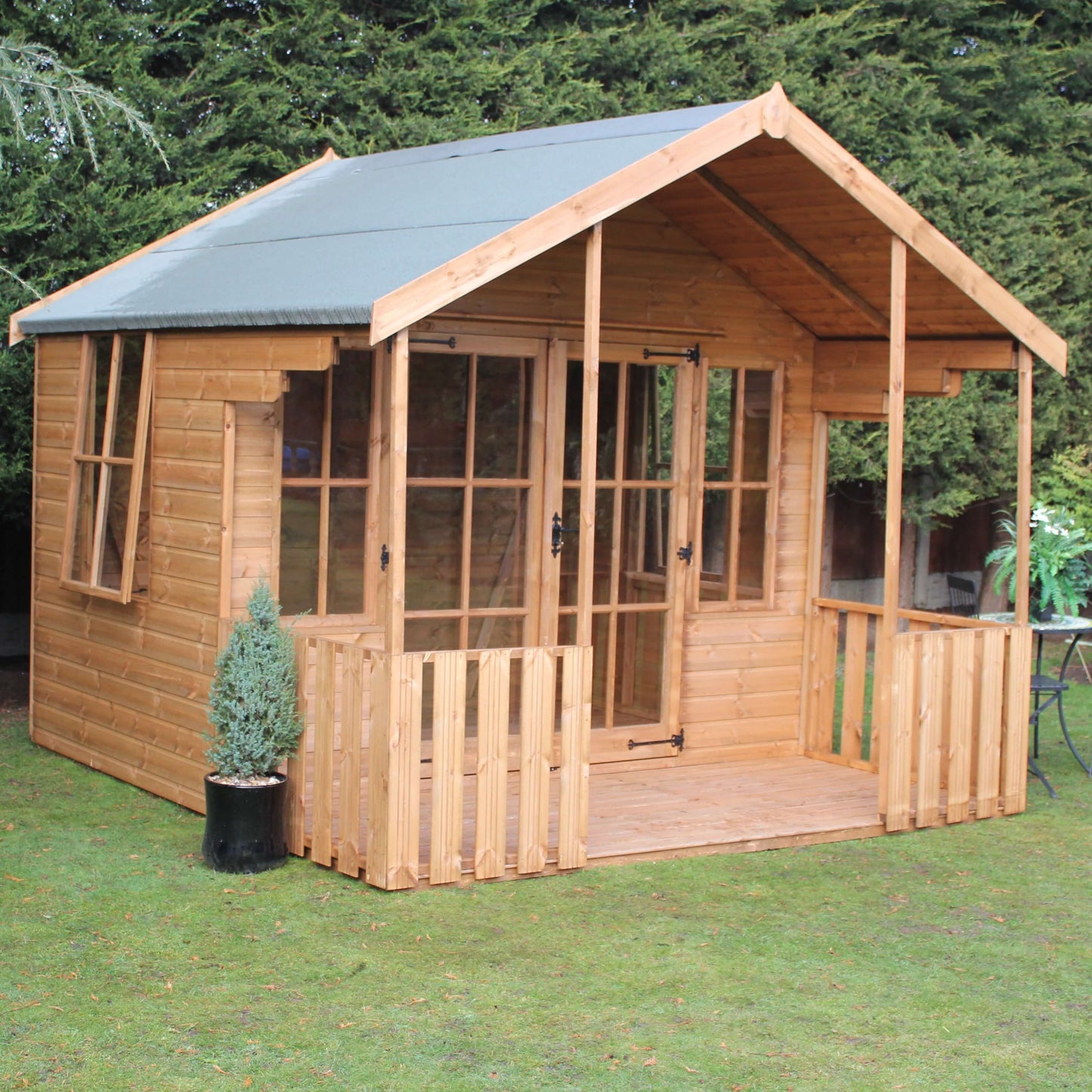 Chiltern Summer House with Veranda with plants