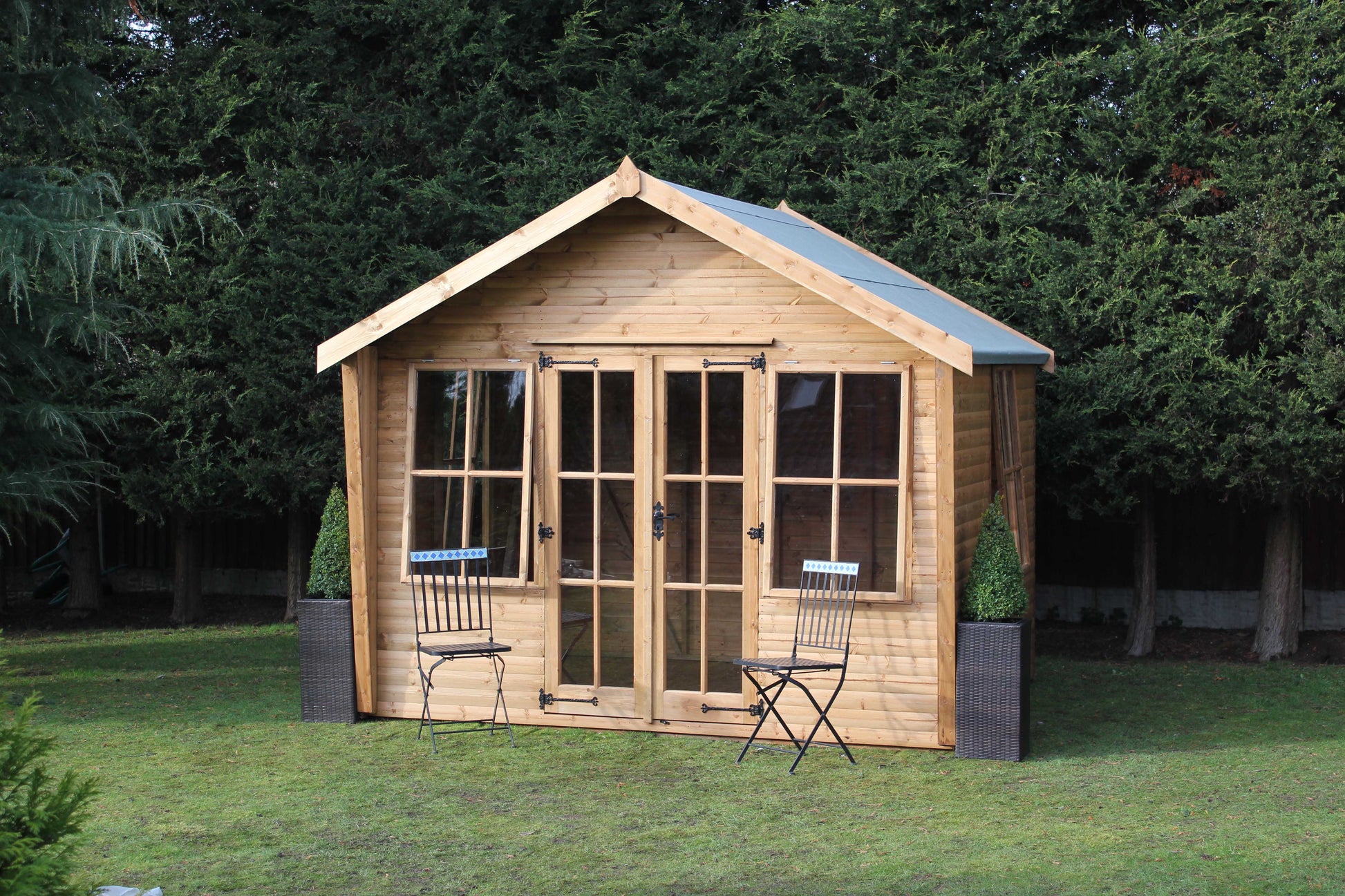 Alpine Wing Summer House with chairs